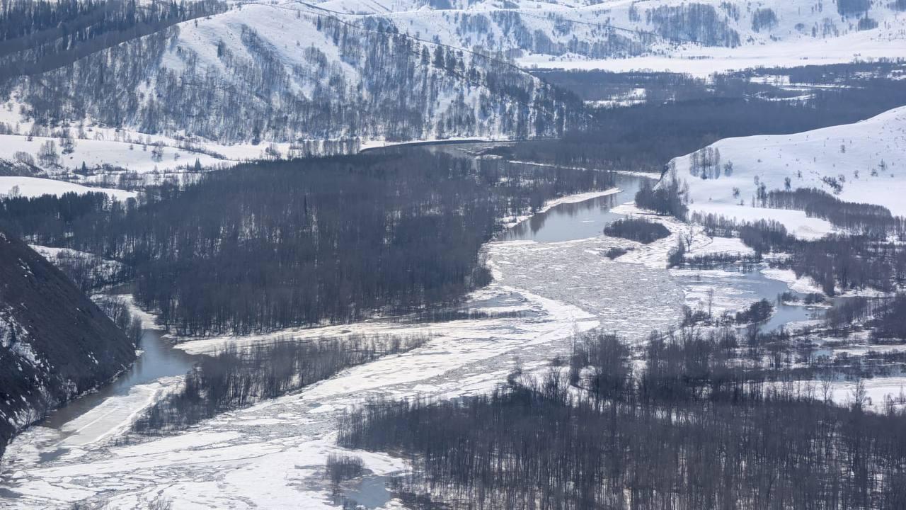 Паводковую ситуацию в Восточном Казахстане проверили с воздуха